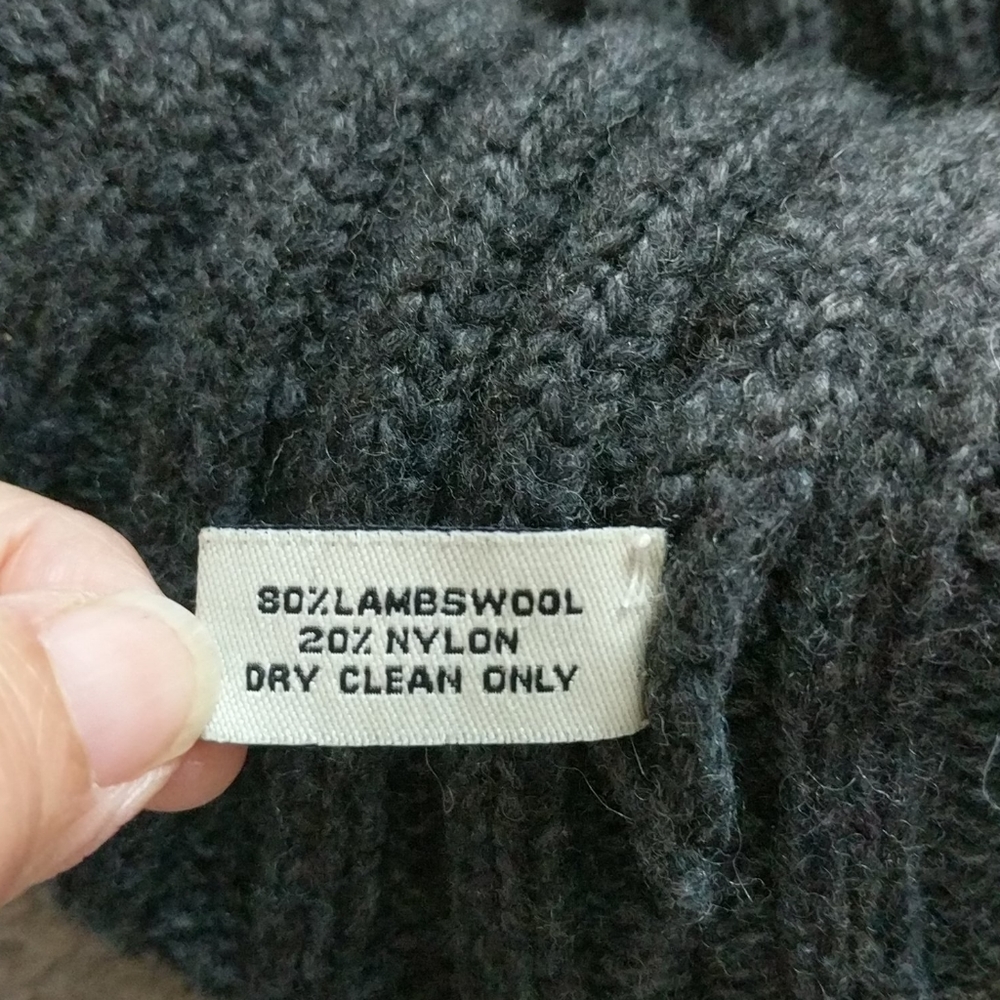 Mens winter hat - Picture 2 of 2
